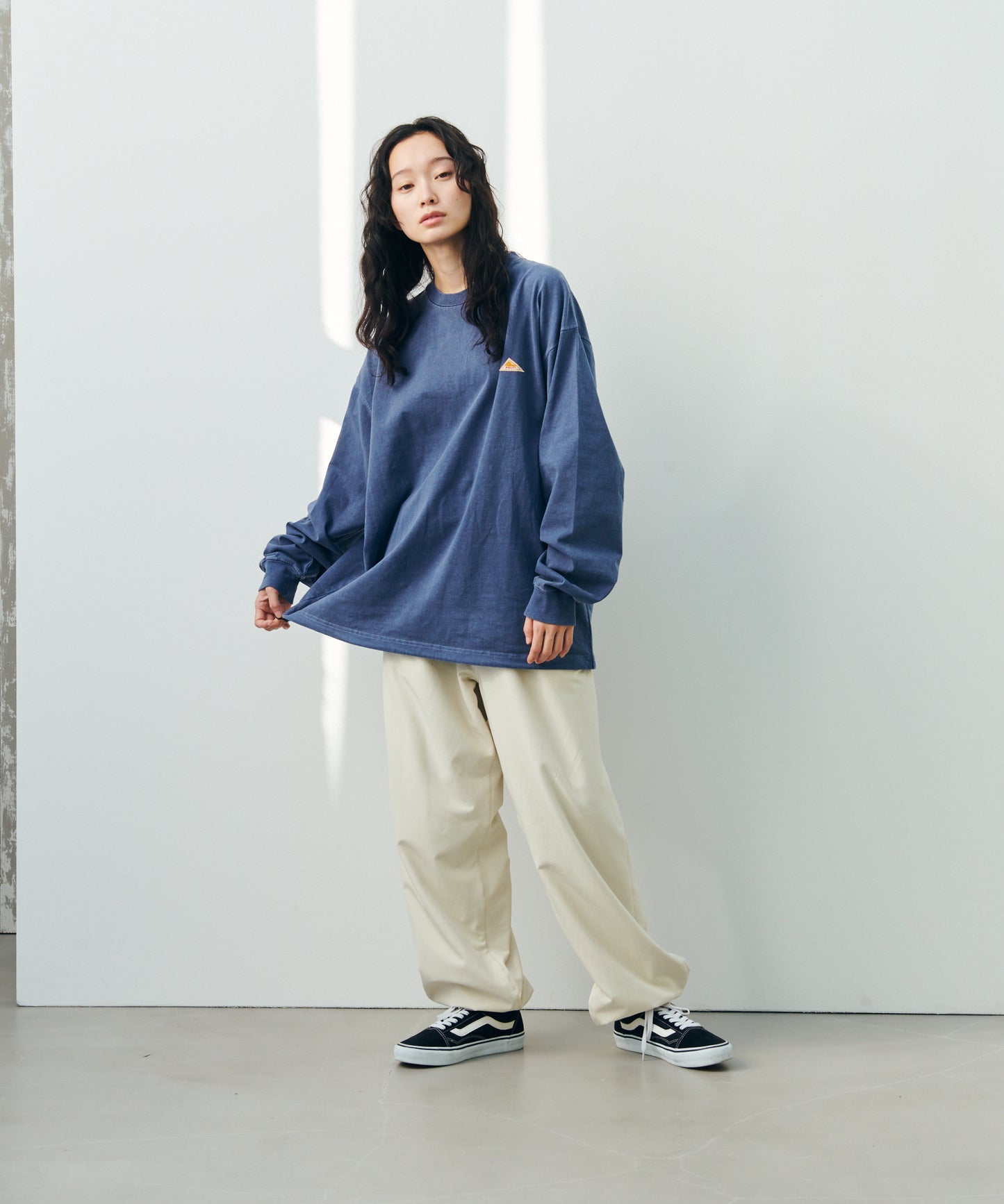 バックタイポロゴ L/S ティーシャツ