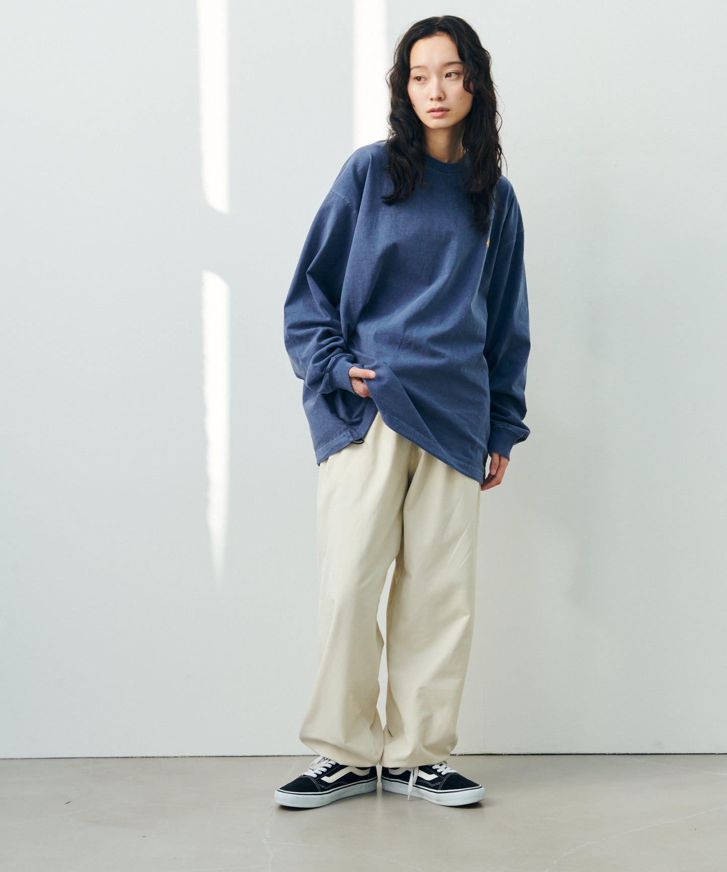 バックタイポロゴ L/S ティーシャツ