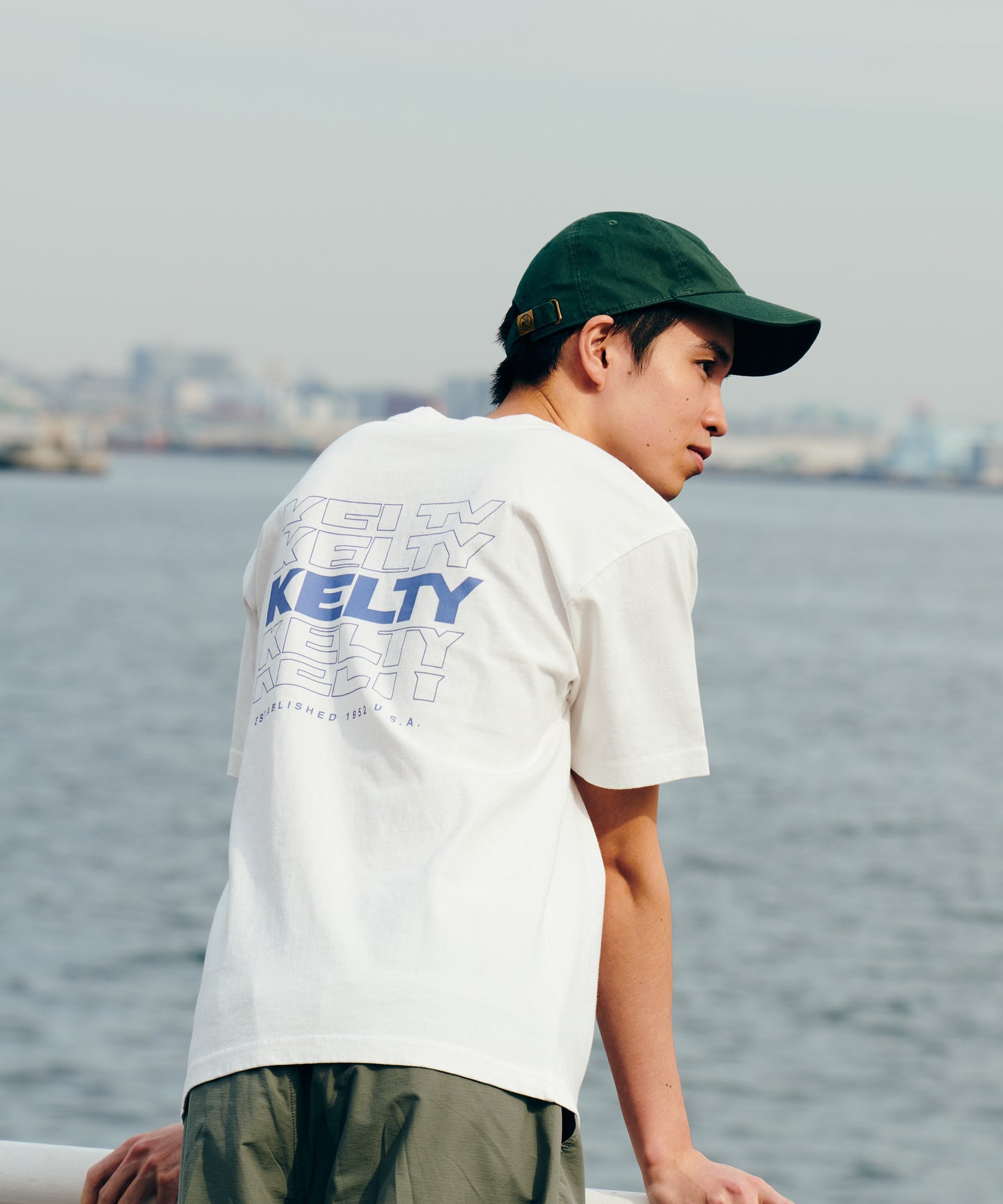 Back typo logo print T-shirt / バックタイポロゴプリントTシャツ