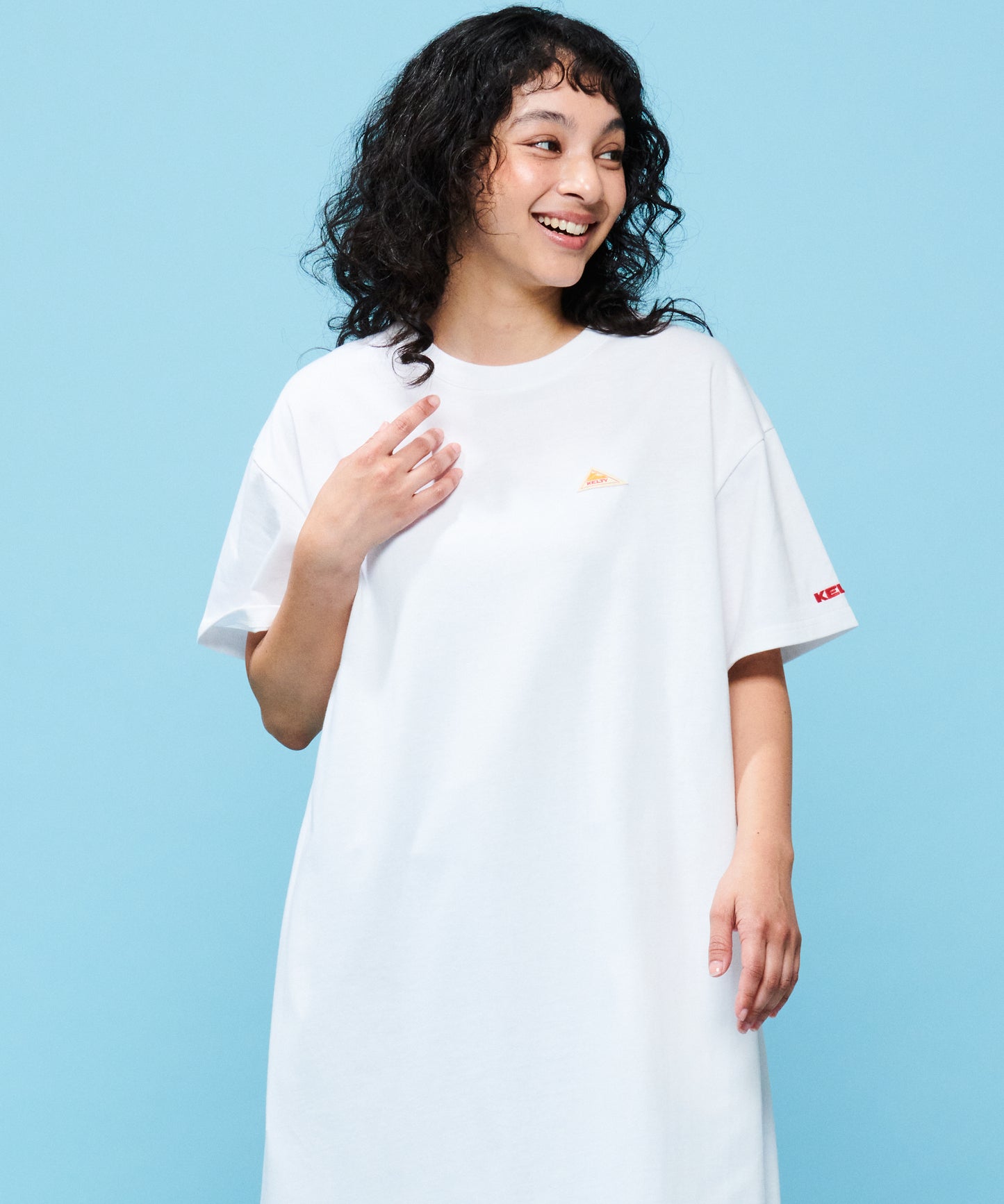 Mini logo T-shirt dress / ミニロゴTシャツワンピース