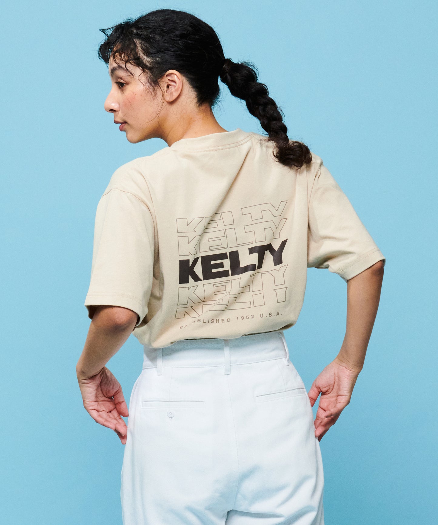 Back typo logo print T-shirt / バックタイポロゴプリントTシャツ