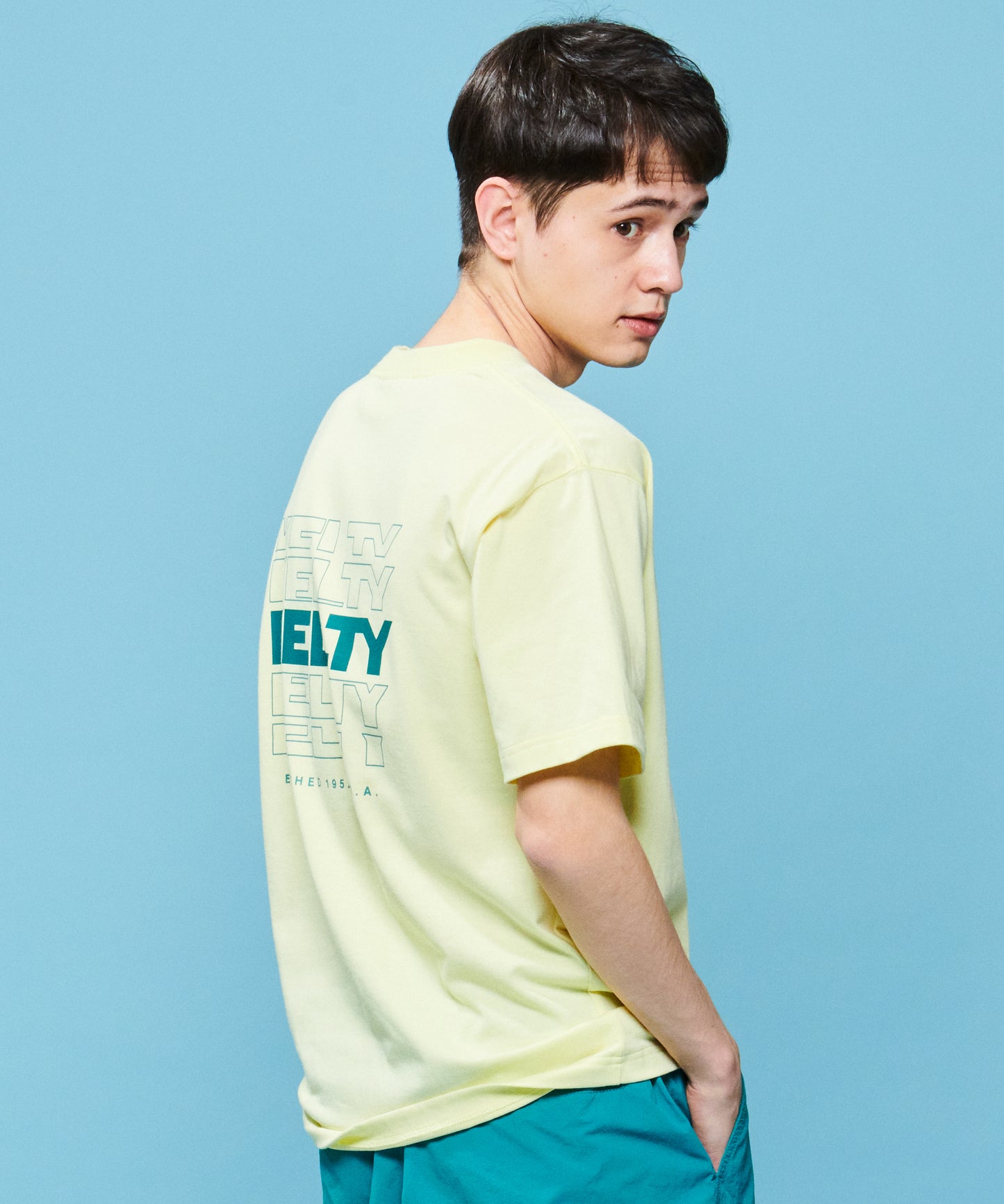 Back typo logo print T-shirt / バックタイポロゴプリントTシャツ