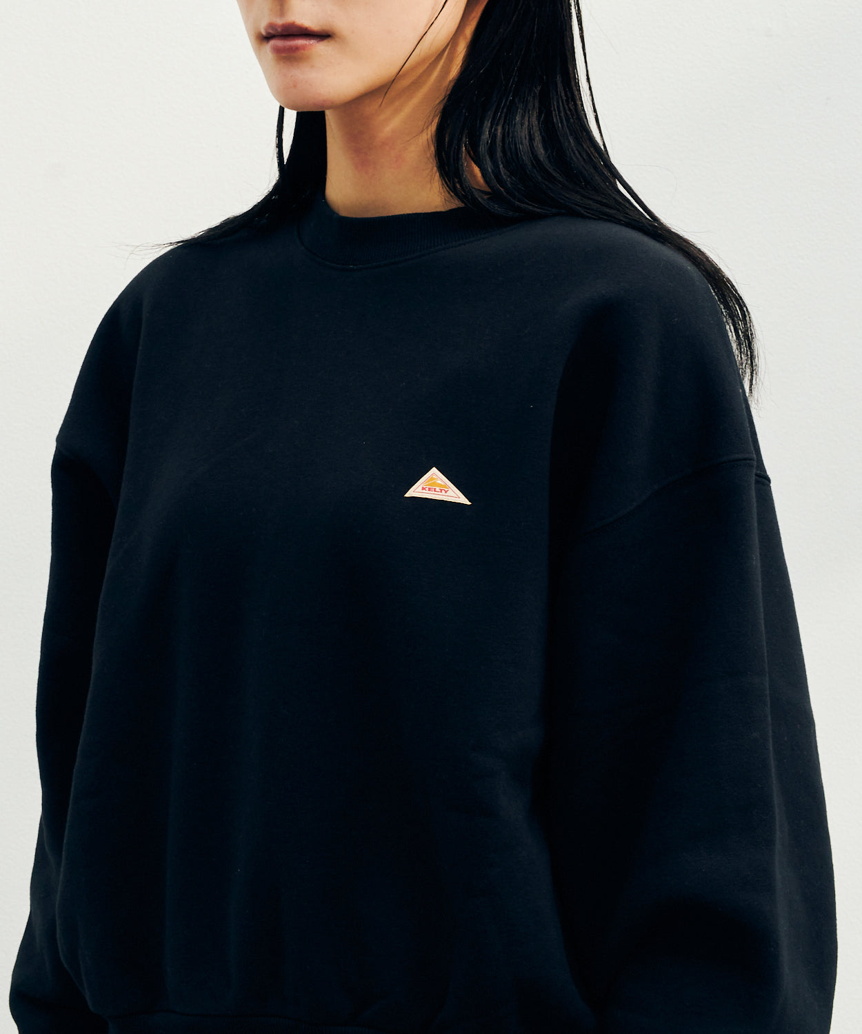ミニロゴクロップドクルーネックスウェット