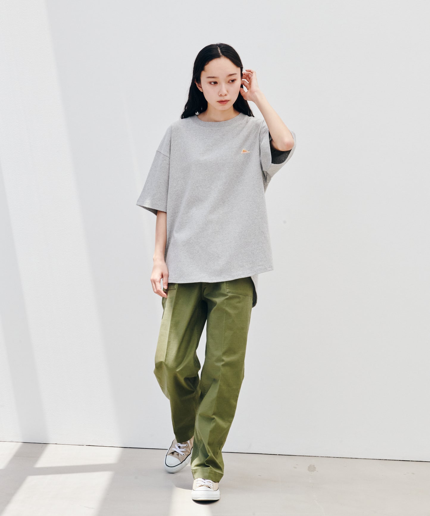 ラウンド ヘム S/S ティーシャツ