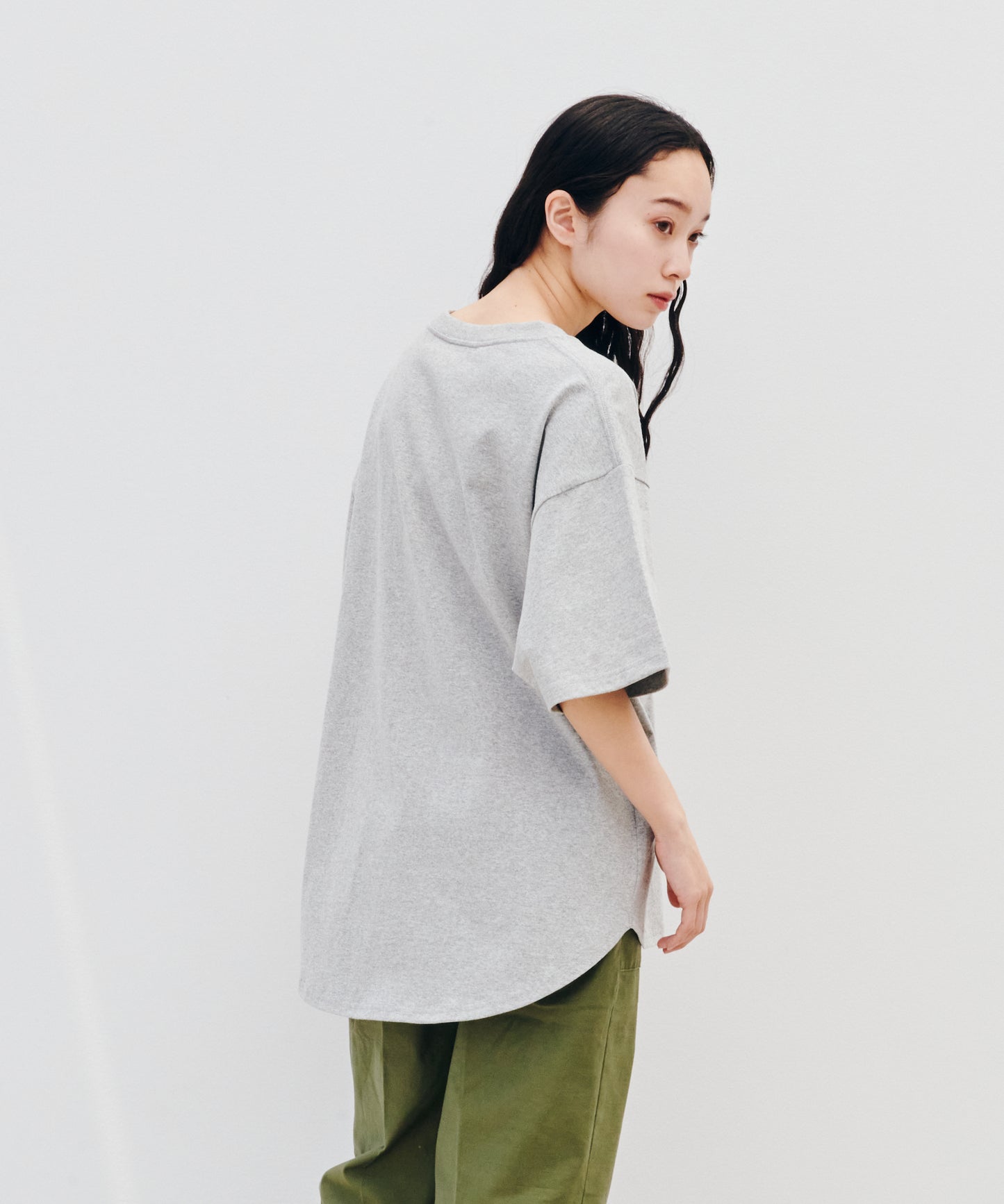 ラウンド ヘム S/S ティーシャツ