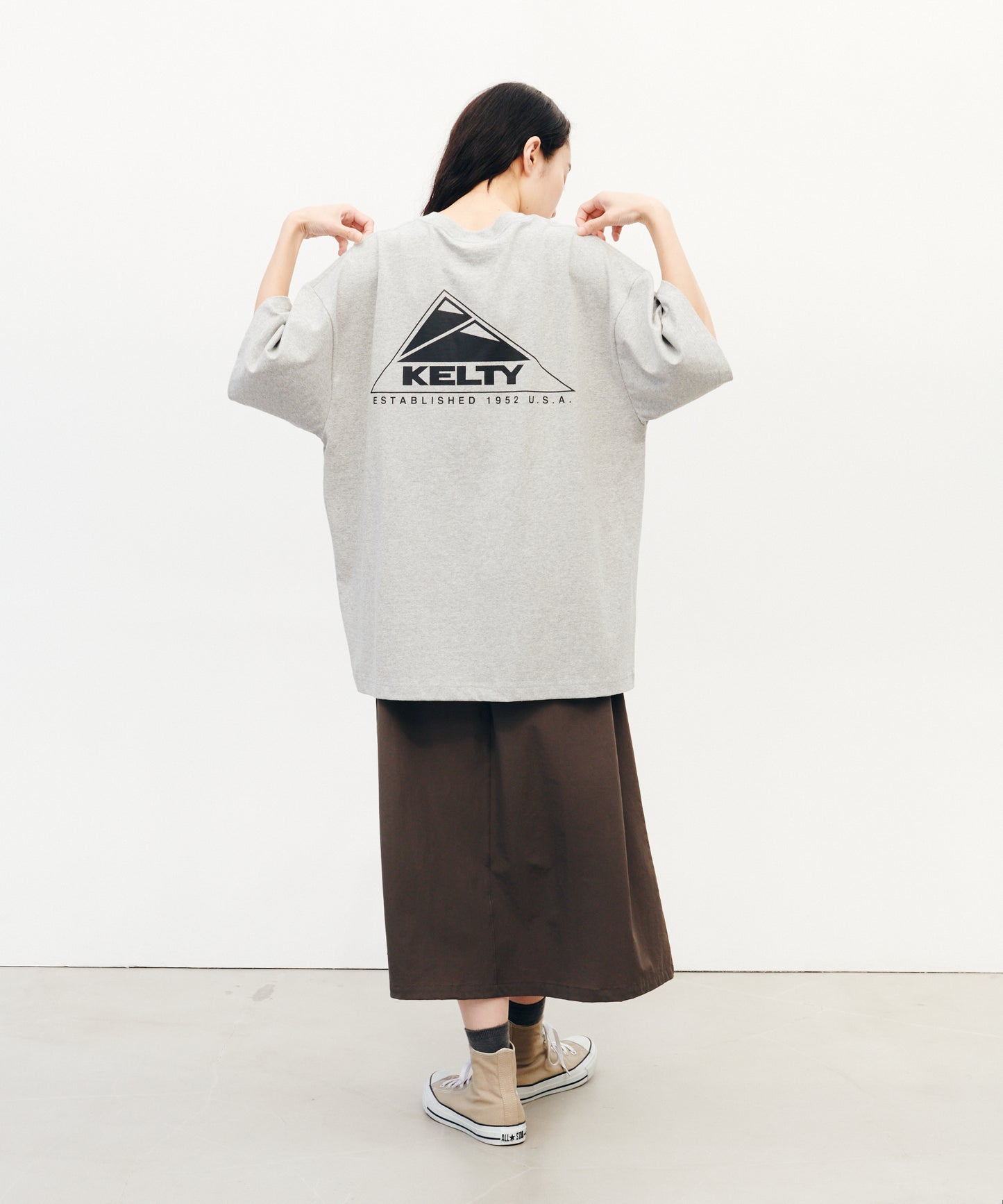 Back logo print T-shirt / バック ロゴ S/S ティーシャツ