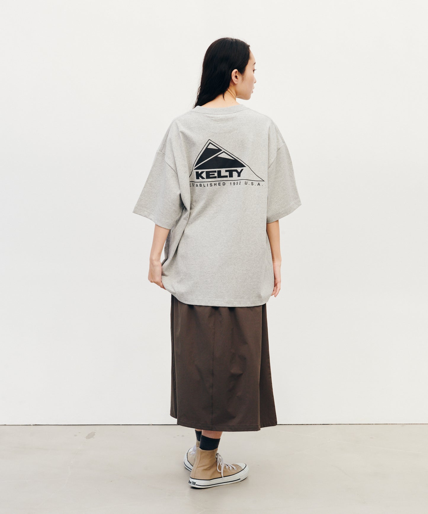 Back logo print T-shirt / バック ロゴ S/S ティーシャツ