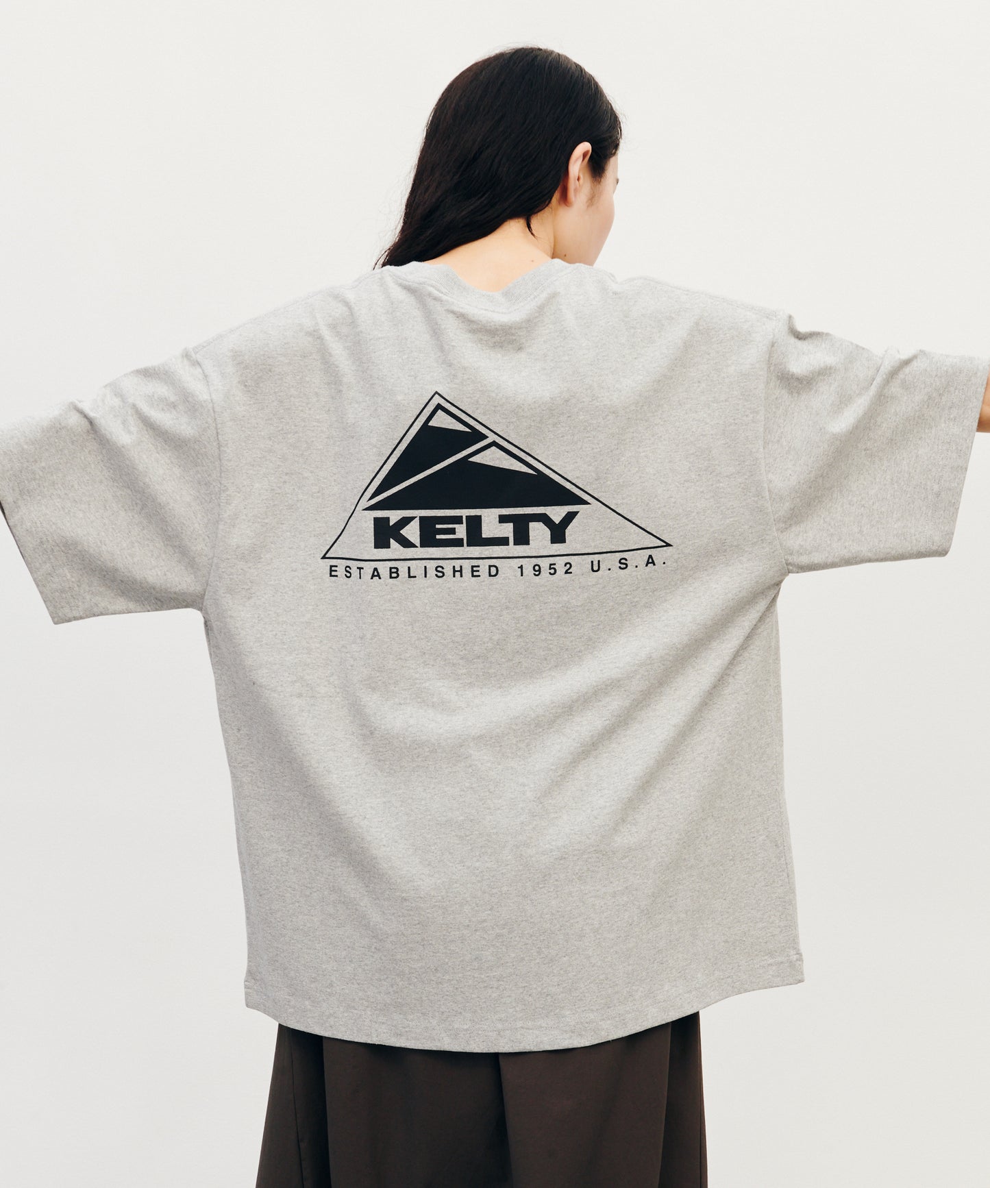 Back logo print T-shirt / バック ロゴ S/S ティーシャツ