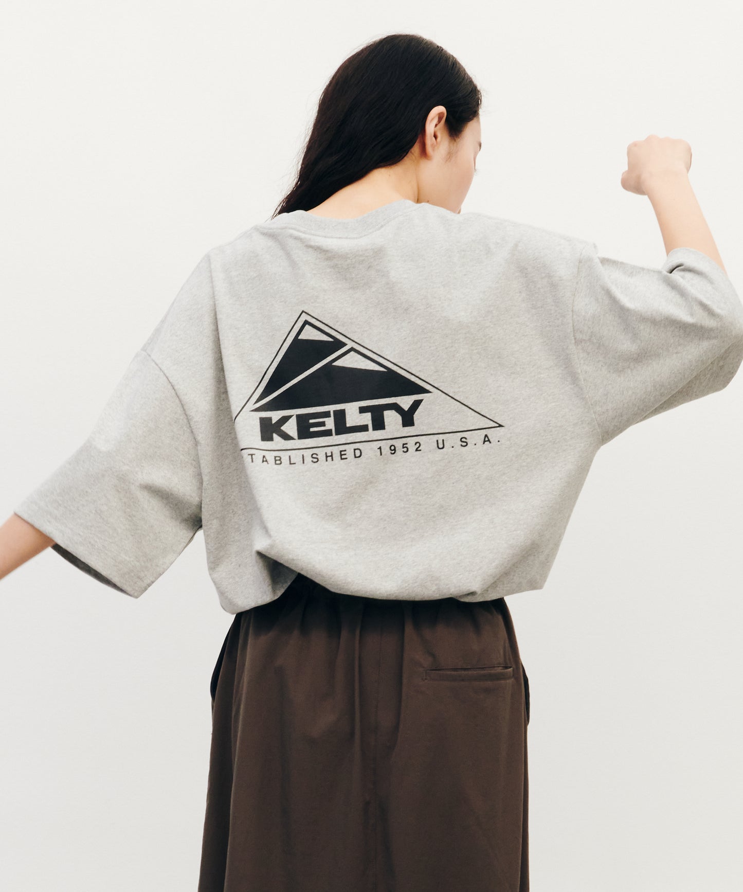Back logo print T-shirt / バック ロゴ S/S ティーシャツ