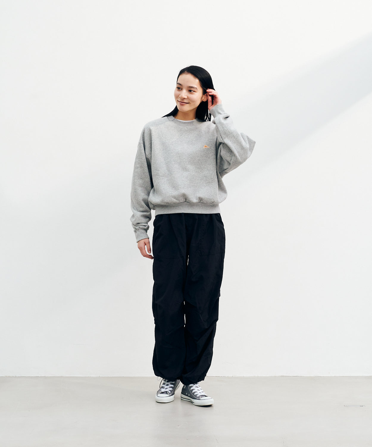 Mini Logo Cropped Crew Neck Sweat / ミニロゴクロップドクルーネックスウェット